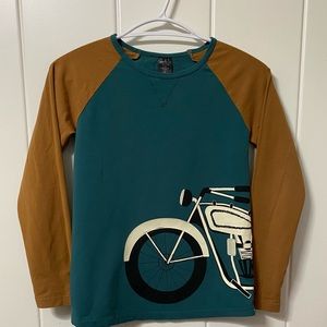 Peekaboo Beans long sleeve with thumb holes. Sz 8. Excellent condition